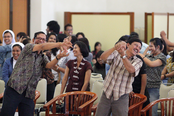 laughter-yoga-the-best-gift-from-within