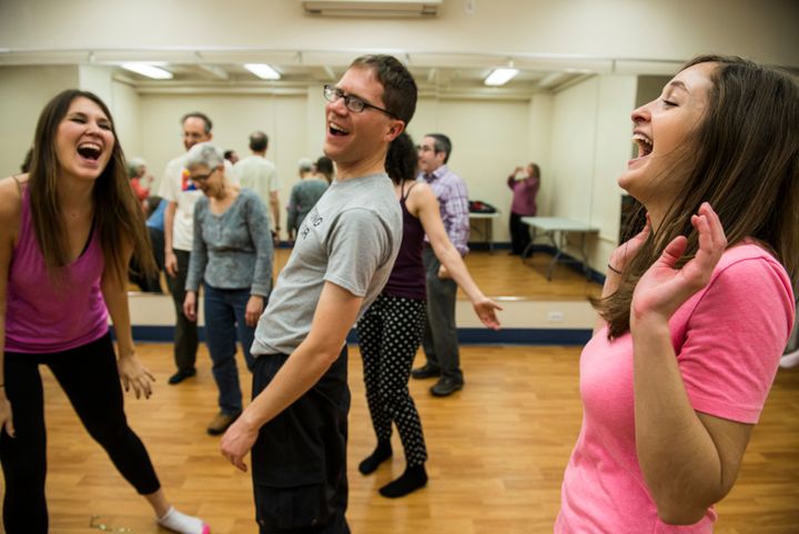 laughter-yoga-for-women-in-milan