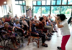 laughter-yoga-in-johor-bahru-senior-center