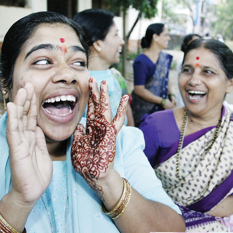 Laughter a Hit at Yoga and Fitness Studios-img